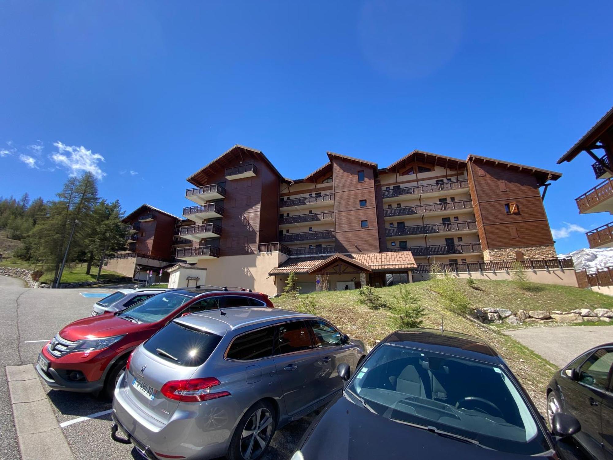 Eden Sur Les Pistes Avec Vue Panoramique Sur La Vallee La Joue du Loup Exterior foto