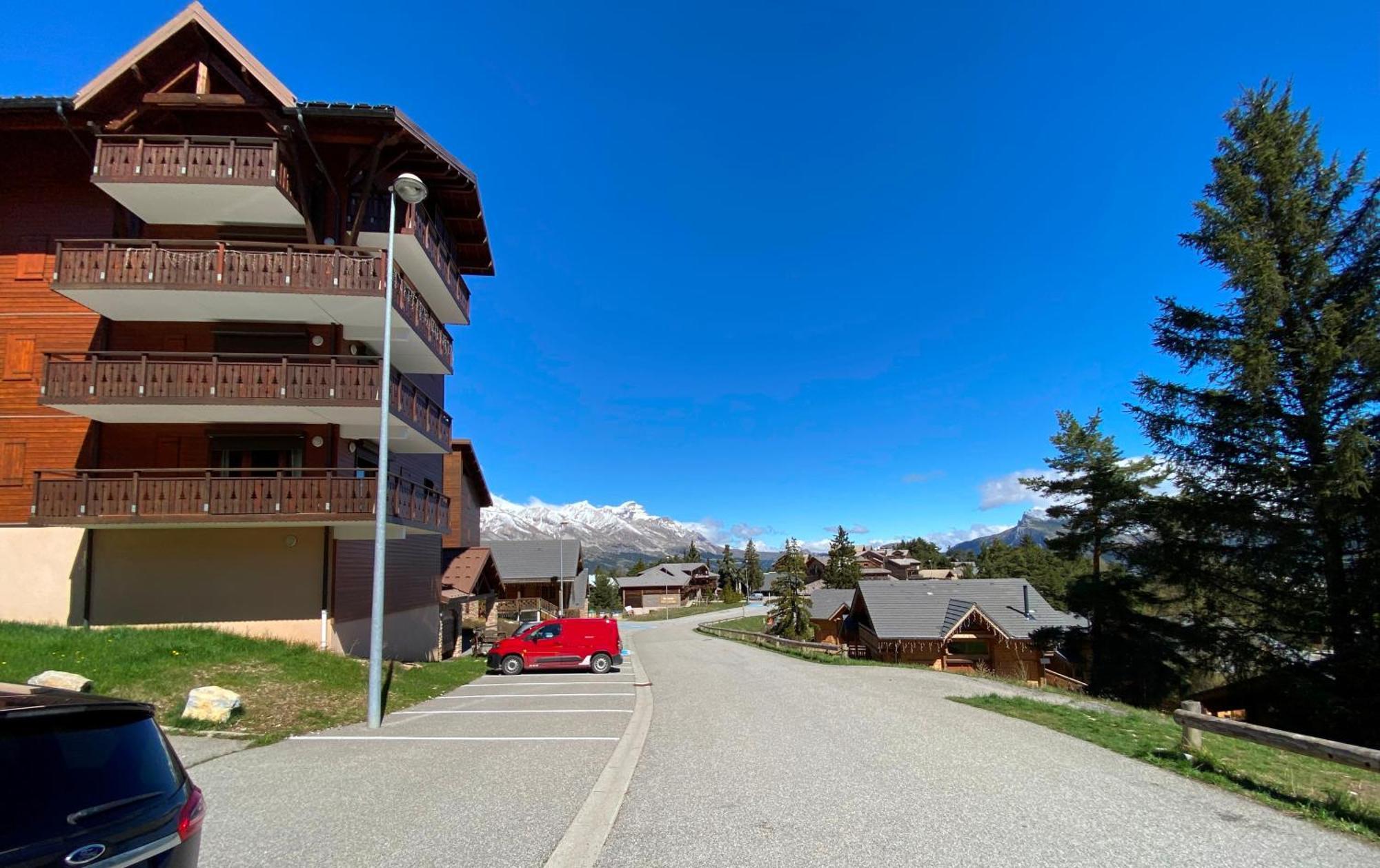 Eden Sur Les Pistes Avec Vue Panoramique Sur La Vallee La Joue du Loup Exterior foto